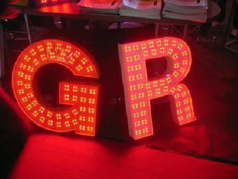 青阳LED发光字常见的安装误区。